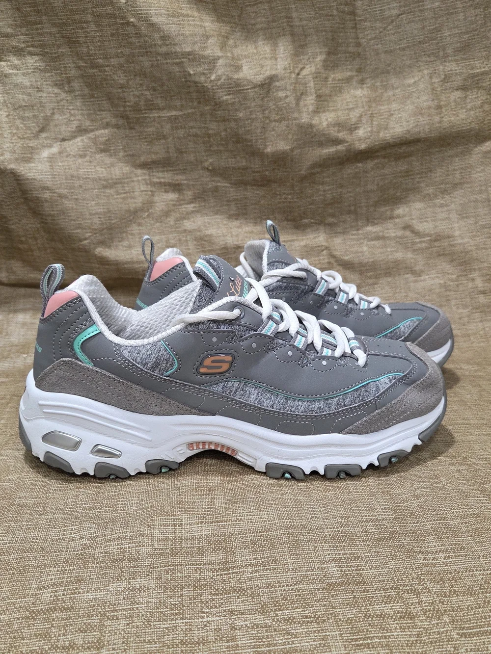 Skechers D'Lites Sparkling Rain sneakers in Gray Womens 9.5 - Picture 2 of 10